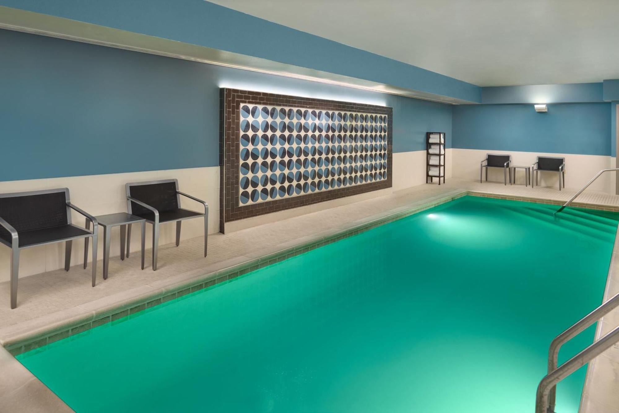 Courtyard By Marriott Washington, D.C./Foggy Bottom Hotel Exterior photo