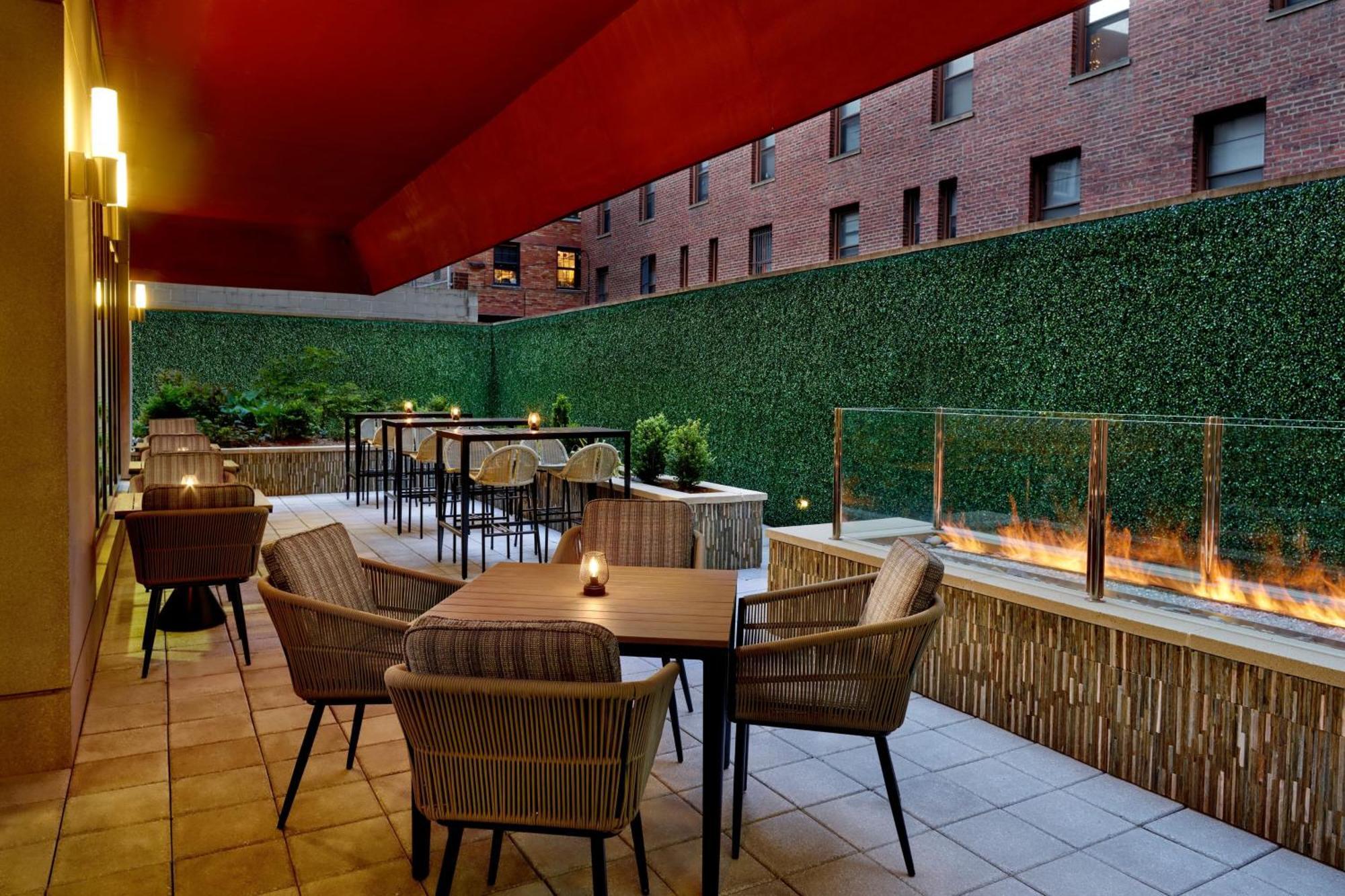 Courtyard By Marriott Washington, D.C./Foggy Bottom Hotel Exterior photo