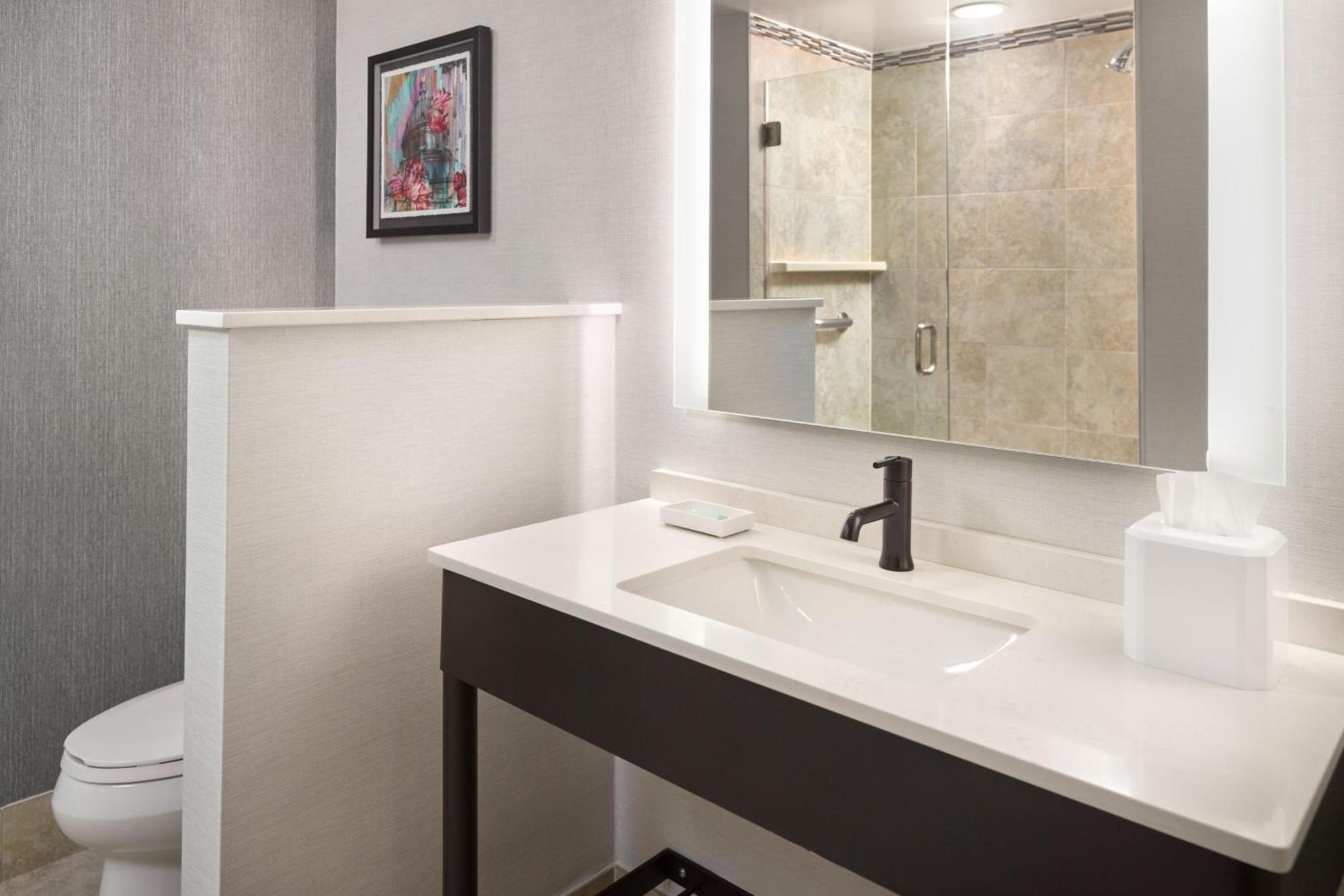 Courtyard By Marriott Washington, D.C./Foggy Bottom Hotel Exterior photo